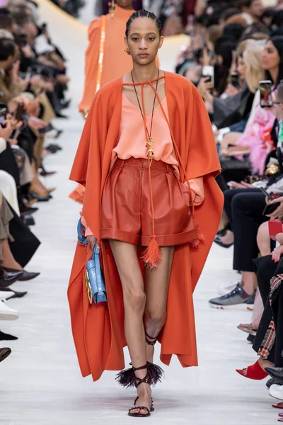Look 43